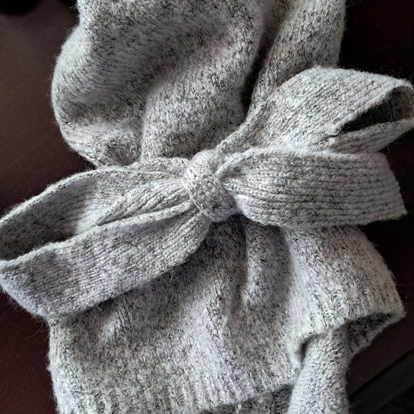 Forever 21 Heather Gray Sweater with Bow Sleeves - Picture 3 of 4